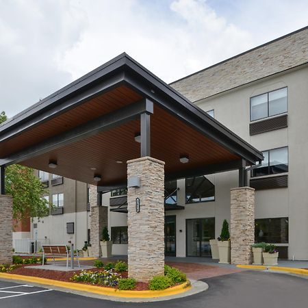 Holiday Inn Express & Suites Raleigh Ne - Medical Ctr Area By Ihg Exterior photo