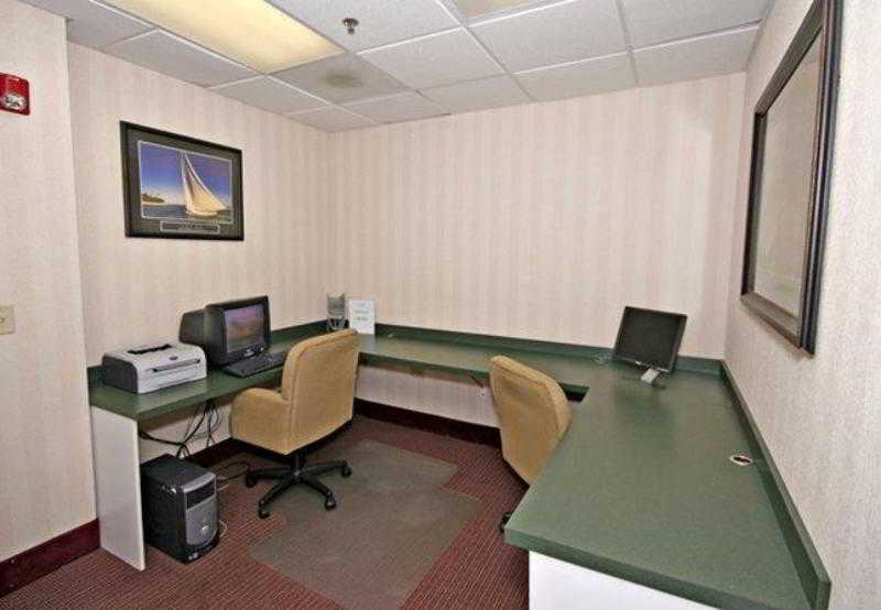 Holiday Inn Express & Suites Raleigh Ne - Medical Ctr Area By Ihg Exterior photo