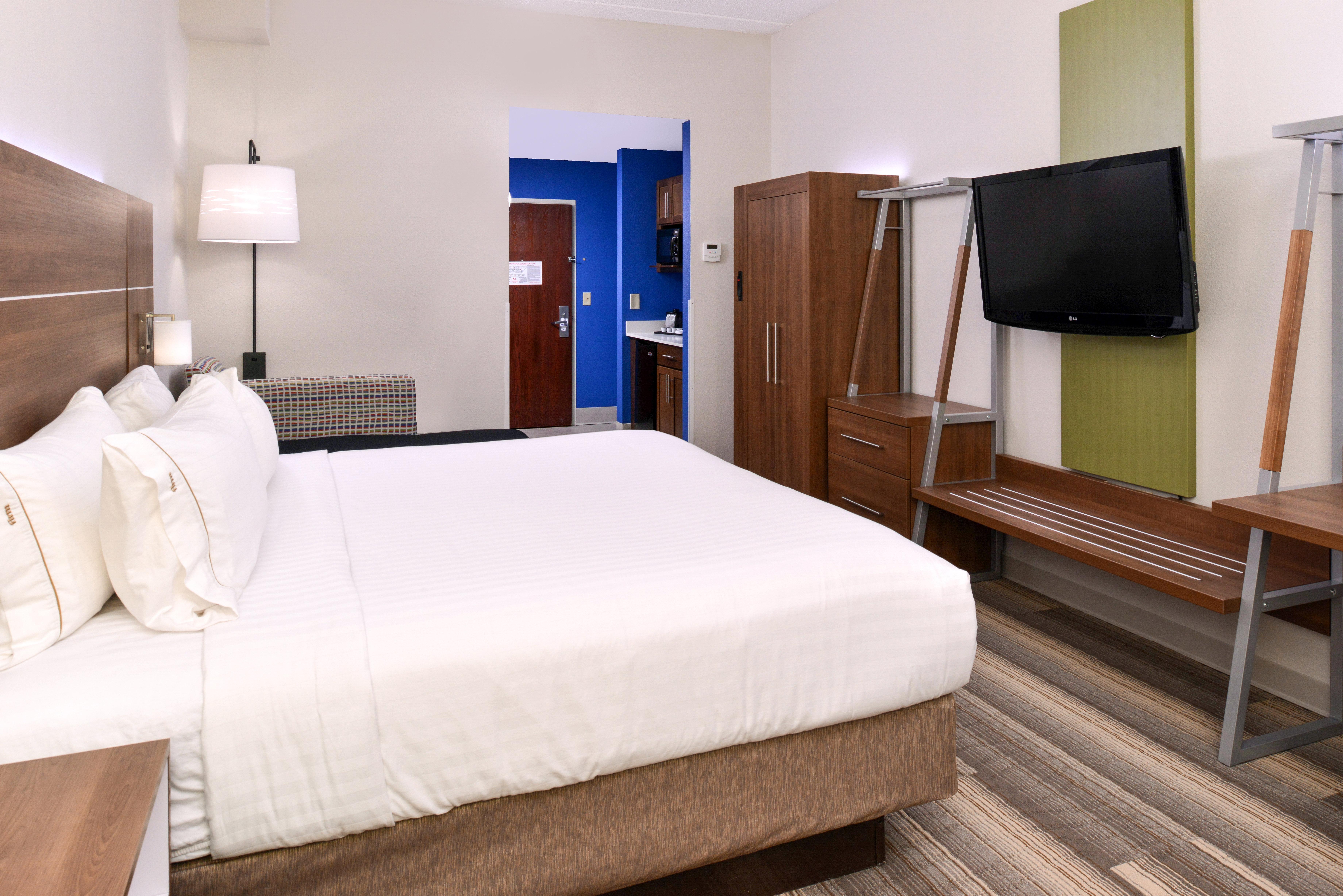 Holiday Inn Express & Suites Raleigh Ne - Medical Ctr Area By Ihg Exterior photo