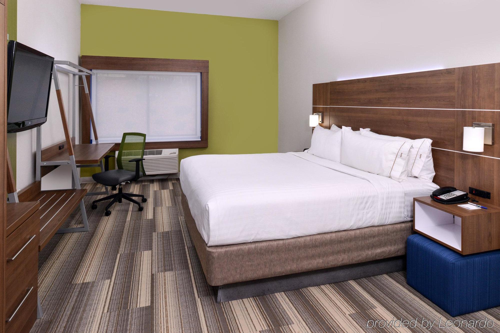 Holiday Inn Express & Suites Raleigh Ne - Medical Ctr Area By Ihg Exterior photo