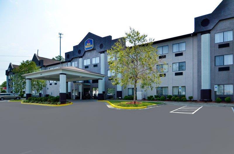 Holiday Inn Express & Suites Raleigh Ne - Medical Ctr Area By Ihg Exterior photo