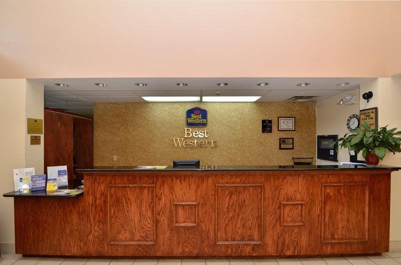 Holiday Inn Express & Suites Raleigh Ne - Medical Ctr Area By Ihg Interior photo